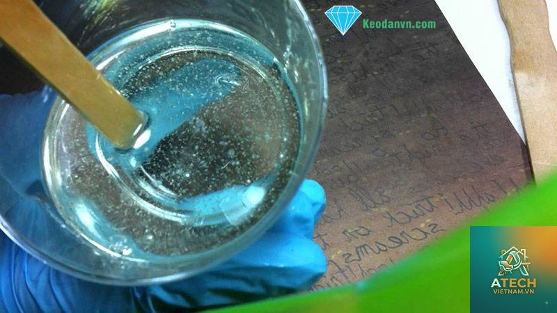 cách đổ resin không bọt khí