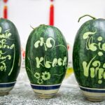 cách khắc chữ trên dưa hấu