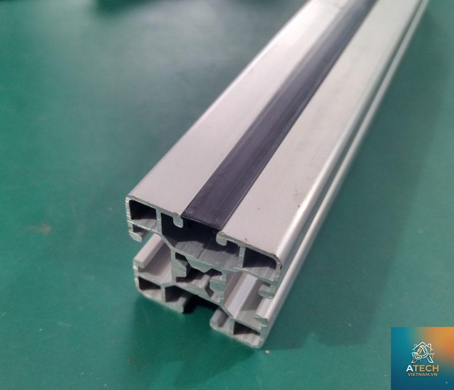 cách lắp nẹp nhựa bit rãnh - Hình 2