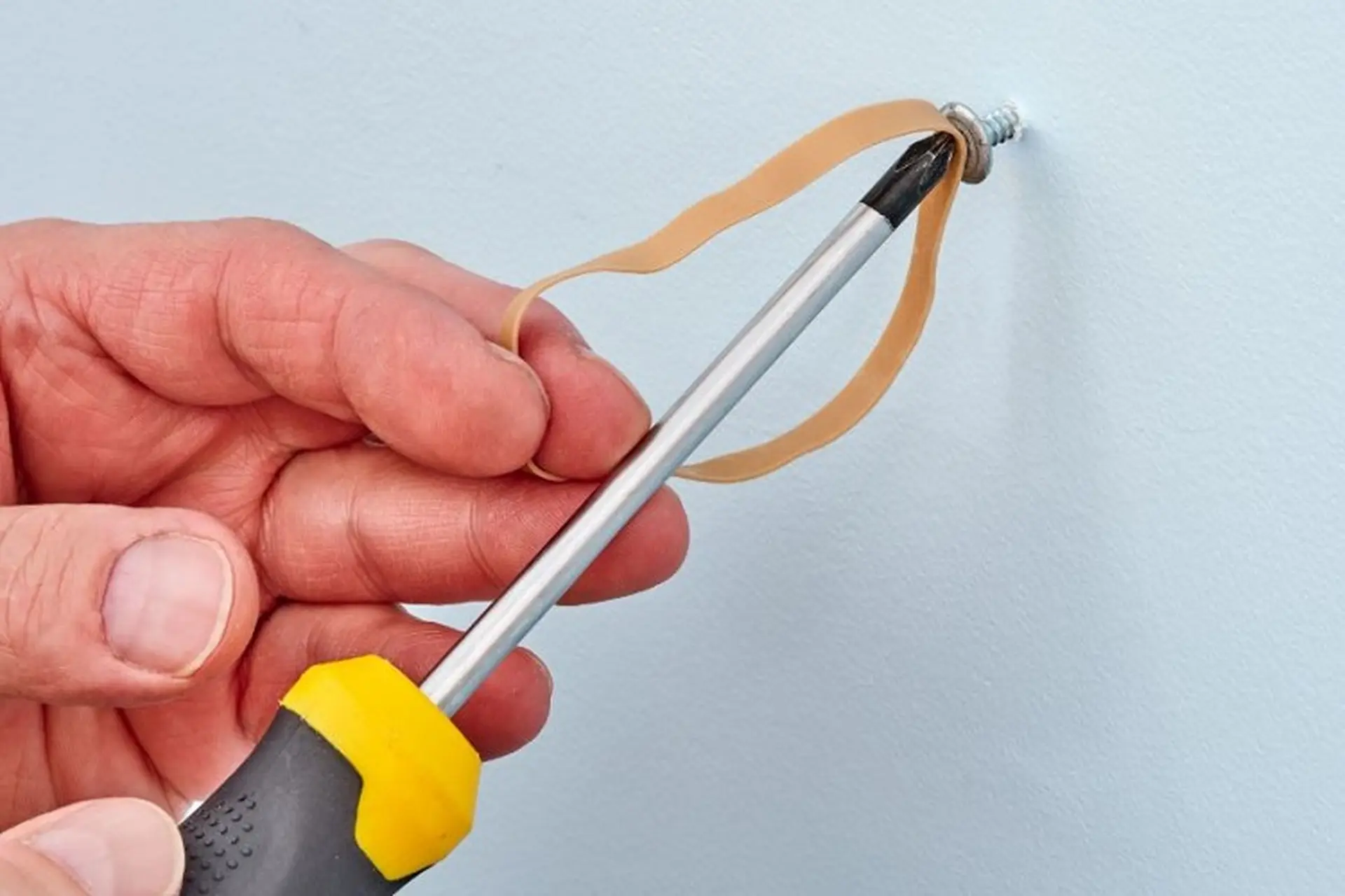 cách tháo ốc vít khi bị toét đầu - Hình 4